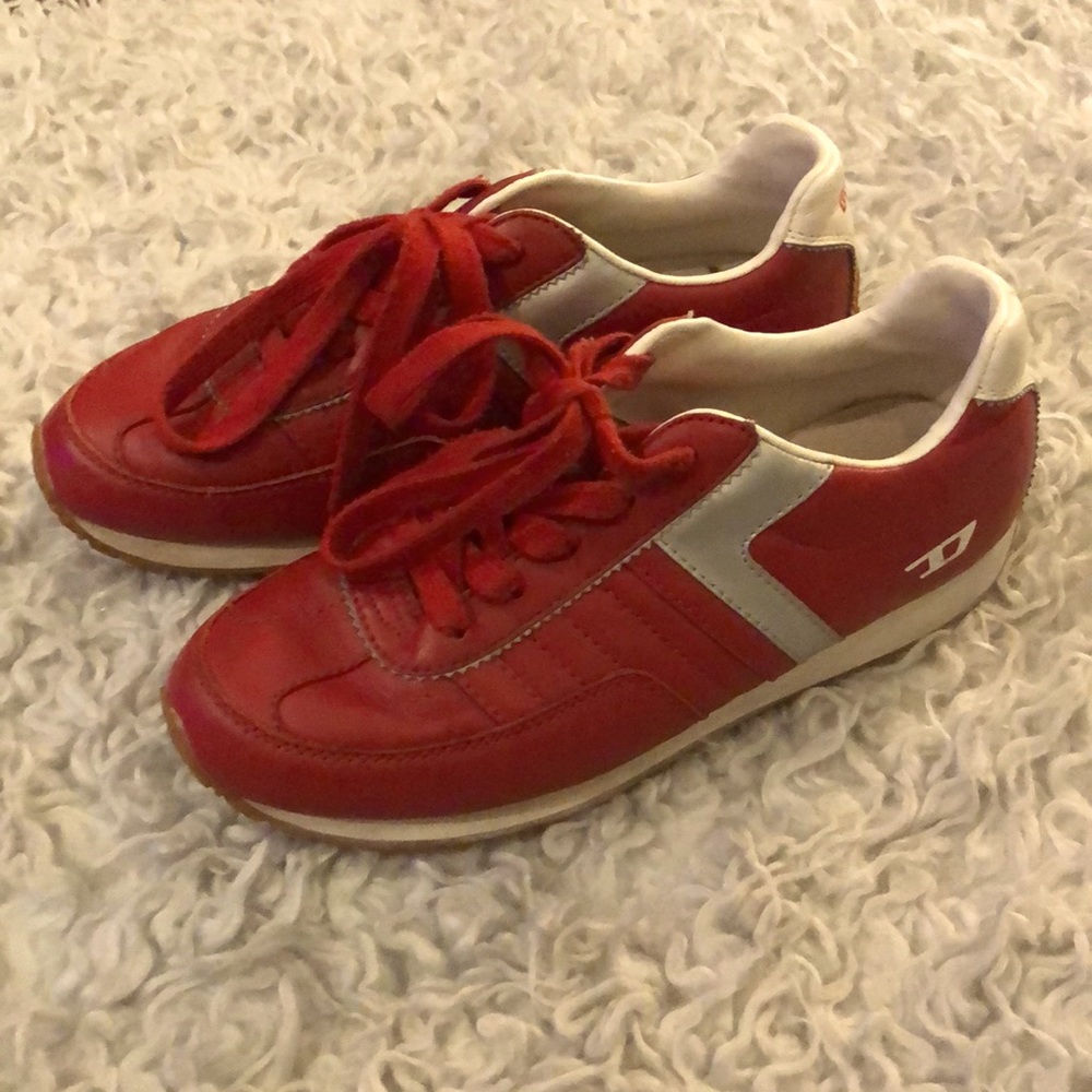 Diesel Libra runners in red